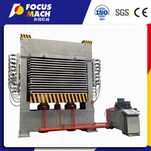 Varmpressemaskin for trebearbeiding